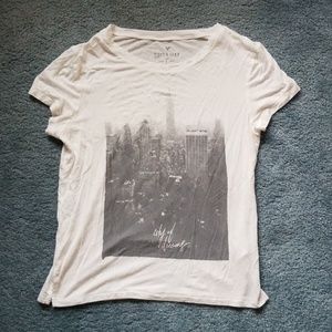 NWOT American Eagle Graphic Tee